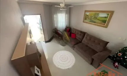 Casa com 3 quartos à venda na Rua Benedita Mª Barbosa Souza, 24, Vila Pilar, Arujá