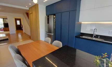 Casa à Venda em Aclimação - 4 Dormitórios, 300m² por R$1.9M