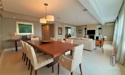 Casa no Jardim da Glória, São Paulo - 378m², 4 suítes e 8vagas por R$2,85M