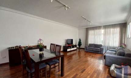 Casa à Venda no Jardim da Glória: 3 Dormitórios, 2 vagas e 165m²