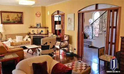 Casa à venda em jardim da glória - 4 dormitórios e 6 banheiros