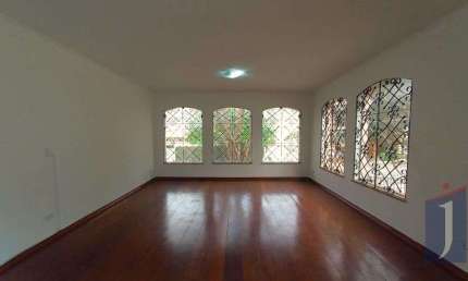 Casa no Jardim da Glória - SP: 322m², 4 quartos, 2 suítes e 4  vagas por R$1.850.000