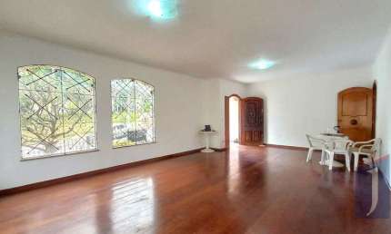 Casa no Jardim da Glória - SP: 322m², 4 quartos, 2 suítes e 4  vagas por R$1.850.000