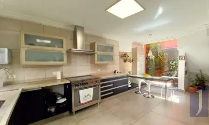 Casa de Condomínio no Jardim da Glória - SP: 257m², 3 Suítes, 2 vagas - Venda por R$ 2.450.000