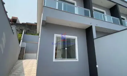 Casa Sobrado em Jardim Pinheirinho, Itaquaquecetuba - R$ 410k