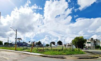 Terreno para alugar na Rua Leôncio Derosso, 75, Xaxim, Curitiba