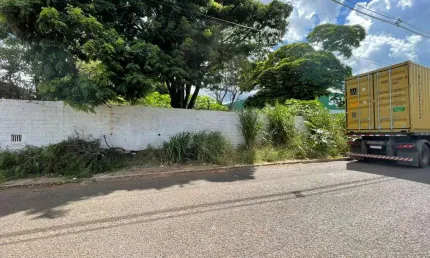 Lote industrial/ comercial paralelo a avenida colombo