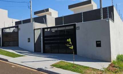 Casa com 3 quartos à venda na Rua Pioneiro Santo Aliberti, 66, Bom Jardim, Maringá, 138 m2 por R$ 650.000