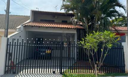 Casa com 3 quartos à venda na Rua Peroíbe, Parque das Grevíleas, Maringá