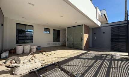 Casa com 3 quartos à venda na Rua Sindicalista Antônio Elizeu Deganutti, Bom Jardim, Maringá, 126 m2 por R$ 860.000