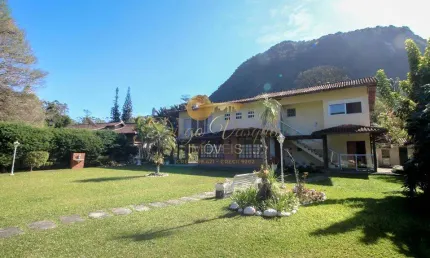 Casa em Condomínio para Venda em Teresópolis, Comary, 3 dormitórios, 1 suíte, 6 banheiros, 2 vagas