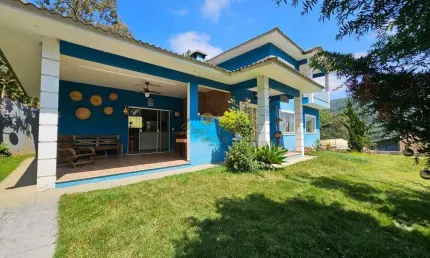 Casa em Condomínio para Venda em Teresópolis, Vargem Grande, 4 dormitórios, 1 suíte, 3 banheiros, 3 vagas