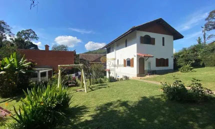 Casa para Venda em Teresópolis, Golfe, 4 dormitórios, 1 suíte, 3 banheiros, 2 vagas