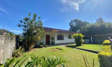Casa para Venda em Teresópolis, Várzea, 3 dormitórios, 1 suíte, 2 banheiros, 2 vagas