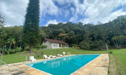 Casa para Venda em Teresópolis, Canoas, 4 dormitórios, 1 suíte, 4 banheiros, 10 vagas