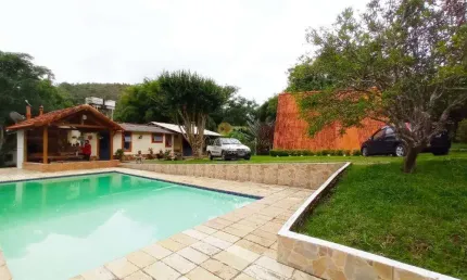 Chácara para Venda em Teresópolis, Campo Limpo, 6 dormitórios, 2 suítes, 4 banheiros, 10 vagas