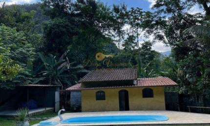 Casa para Venda em Guapimirim, Limoeiro, 3 dormitórios, 2 banheiros, 2 vagas