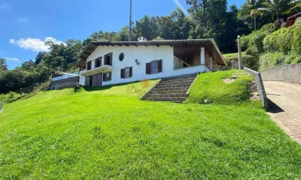 Casa para Venda em Teresópolis, Albuquerque, 6 dormitórios, 2 suítes, 3 banheiros, 4 vagas
