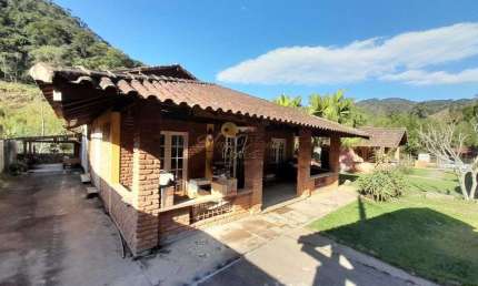 Sítio para Venda em Teresópolis, Córrego das Pedras, 4 dormitórios, 2 suítes, 3 banheiros, 4 vagas