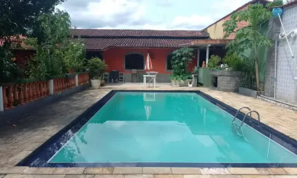 Casa para Venda em Guapimirim, Centro, 2 dormitórios, 2 suítes, 3 banheiros, 2 vagas