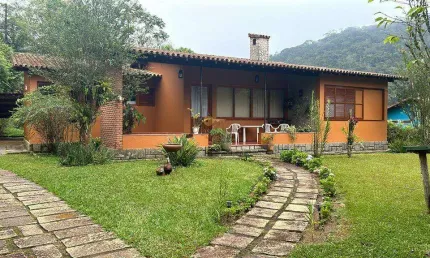 Casa para Venda em Teresópolis, Albuquerque, 7 dormitórios, 1 suíte, 4 banheiros, 5 vagas