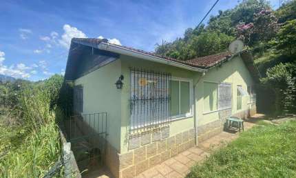 Casa para Venda em Teresópolis, Albuquerque, 5 dormitórios, 1 suíte, 4 banheiros, 1 vaga
