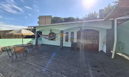 Casa para Venda em Teresópolis, Fazendinha, 3 dormitórios, 1 suíte, 2 banheiros, 2 vagas