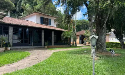 Casa para Venda em Petrópolis, Valparaíso, 5 dormitórios, 5 banheiros, 5 vagas