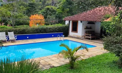 Casa para Venda em Petrópolis, Araras, 4 dormitórios, 3 suítes, 4 banheiros, 3 vagas