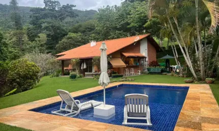 Casa em Condomínio para Venda em Petrópolis, Nogueira, 2 dormitórios, 1 banheiro, 3 vagas