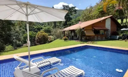 Casa em Condomínio para Venda em Petrópolis, Nogueira, 2 dormitórios, 1 banheiro, 3 vagas