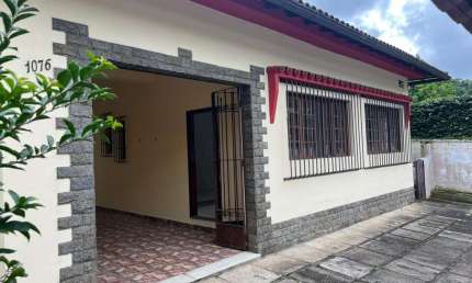 Casa para Venda em Petrópolis, Castelanea, 3 dormitórios, 1 suíte, 2 banheiros, 6 vagas