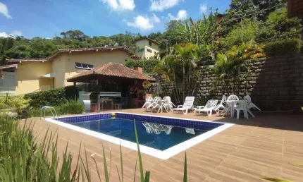Casa para Venda em Teresópolis, Agriões, 4 dormitórios, 3 suítes, 4 banheiros, 2 vagas
