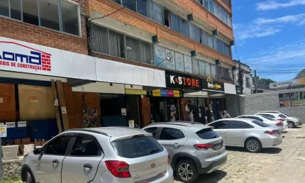 Loja Comercial para Locação em Petrópolis, Corrêas, 2 banheiros