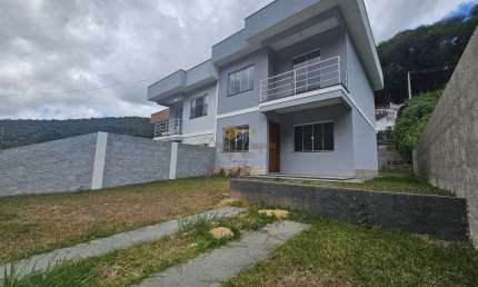 Casa para Venda em Teresópolis, Vale Feliz, 3 dormitórios, 1 suíte, 3 banheiros, 2 vagas
