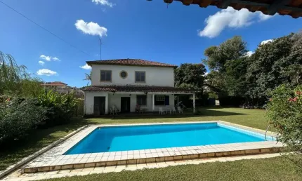 Casa para Venda em Petrópolis, Nogueira, 7 dormitórios, 1 suíte, 4 banheiros, 20 vagas