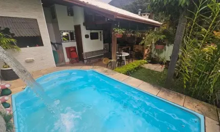 Casa para Venda em Teresópolis, Caleme, 2 dormitórios, 2 banheiros, 2 vagas