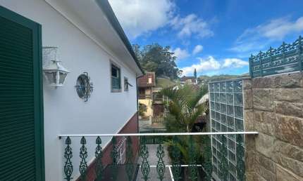 Casa para Venda em Petrópolis, Valparaíso, 2 dormitórios, 1 suíte, 1 banheiro, 3 vagas