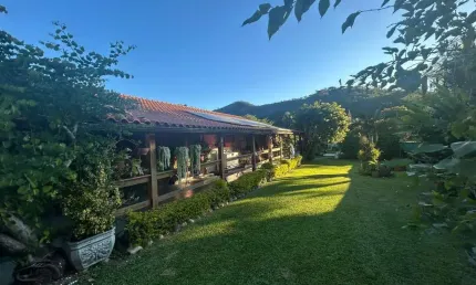 Casa para Venda em Petrópolis, Secretario, 2 dormitórios, 1 suíte, 2 banheiros, 2 vagas
