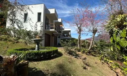 Casa em Condomínio para Venda em Petrópolis, Araras, 5 dormitórios, 3 suítes, 5 banheiros, 3 vagas