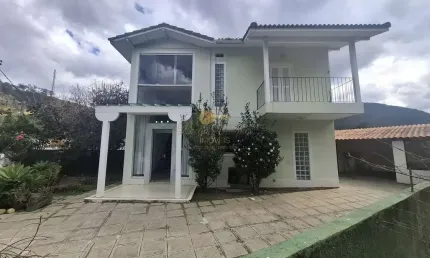 Casa em Condomínio para Locação em Teresópolis, Vargem Grande, 3 dormitórios, 2 banheiros, 1 vaga