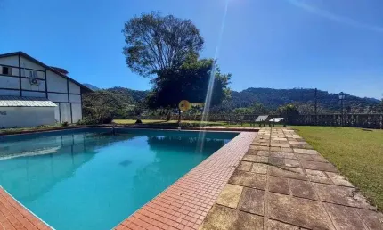Casa para Venda em Teresópolis, Golfe, 7 dormitórios, 3 suítes, 5 banheiros, 8 vagas