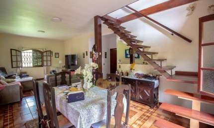 Casa para Venda em Teresópolis, Carlos Guinle, 2 dormitórios, 1 suíte, 2 banheiros, 3 vagas