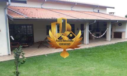 Casa à venda em Taubaté-SP: 3 quartos, 1 suíte, 1 sala, 3 banheiros, 6 vagas de garagem, 240m² - Imperdível!