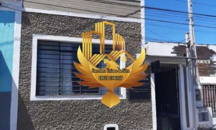 Casa à venda no Centro de Tremembé-SP com 3 quartos, 1 sala, 1 banheiro e 240m² de área! Agende sua visita!
