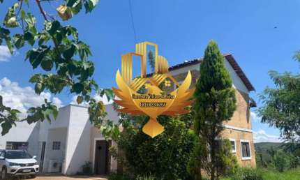 Chácara à venda em Taubaté-SP, bairro Chácara Dallas: 4 quartos, 1 suíte, 2 salas, 3 banheiros, 4 vagas, 4.500m². Venha conferir!
