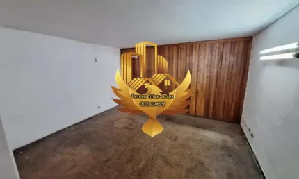Casa à venda no centro de taubaté-sp: 4 quartos, 2 salas, 5 banheiros, 2 vagas de garagem, 180,00 m² de área.