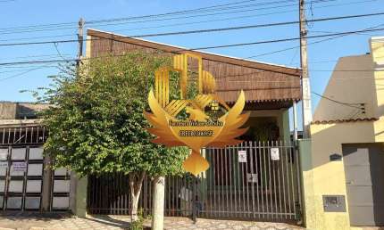 Imperdível oportunidade: Casa à venda no Centro de Taubaté-SP, 3 quartos, 3 banheiros, 1 vaga e 216,78 m² de área!