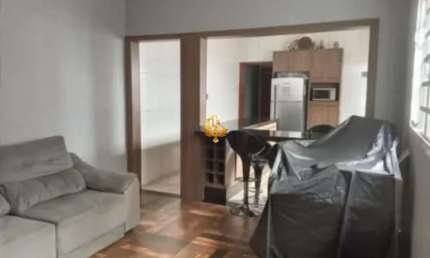 Casa à venda em Taubaté-SP: 2 quartos, 1 suíte, 1 sala, 2 banheiros, 2 vagas de garagem, 77,80 m² no Parque Taubateguassu.