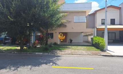 Sobrado  em Condomínio de Luxo em Campos do Conde II! 4 quartos, 1 suíte, 234 m² - Tremembé-SP.